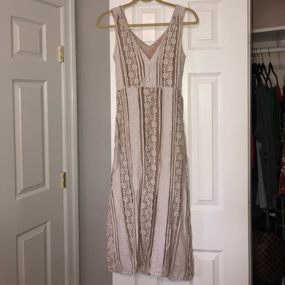 Midi Lace Dress - Picture 6 of 7